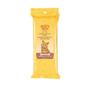 Grooming wipes for kittens and cats by Burt’s Bees